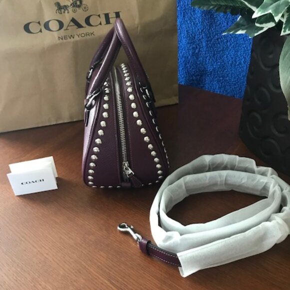 Coach Sydney Crossbody Doctor's Riveted Satchel 👜 - Picture 4 of 8